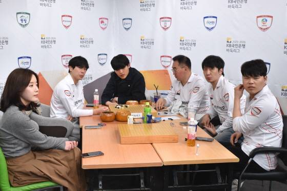 영림프라임창호 검토실. 바둑리그 홈페이지 캡처