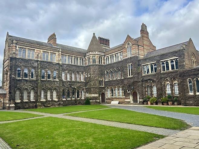▲ 영국의 명문 사립학교 럭비스쿨 전경. /변성원 기자 bsw906@incheonilbo.com