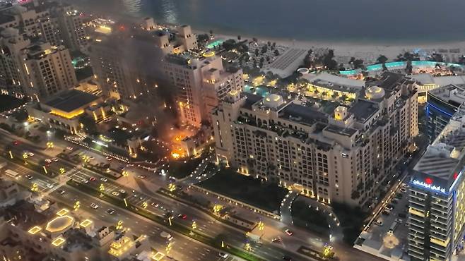 "폭발음 뒤 아수라장"…두바이 포격 당시 현장 영상(출처=유튜브 채널 ' 수길따라(sugilway)' 캡처)