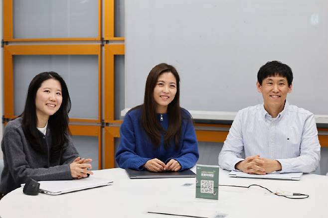 최근 네이버 1784 사옥에서 만난 네이버 개인정보 보호 전담 조직 DPP(Data Protection & Privacy) 소속 (오른쪽부터) 최성준 리더, 이채영 씨, 이차연 씨. 사진=네이버