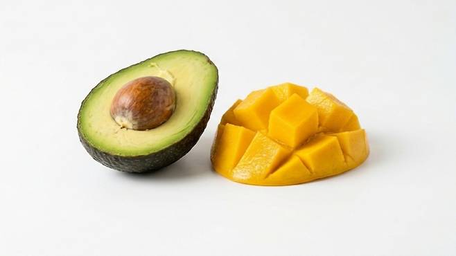 당뇨 전단계 성인 식단에 망고, 아보카도를 추가했더니 혈관 건강 지표가 개선됐다는 연구 결과가 나왔다||출처: Gemini 생성