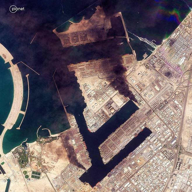 이란 공습을 받은 UAE 두바이 제벨 알리 항구. 플래닛 랩스 PBC가 촬영한 위성사진. 2026.03.01 ⓒ AFP=뉴스1