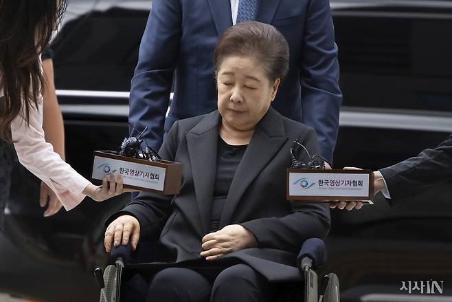 지난해 9월22일 한학자 통일교(세계평화통일가정연합) 총재가 영장실질심사를 받기 위해 서울중앙지법에 출석했다. ⓒ시사IN 이명익