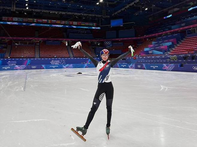 한국 쇼트트랙 국가대표 황대헌(강원도청)이 자신을 둘러싼 각종 구설수와 논란에 대해 직접 입장을 밝히겠다고 예고한 가운데 대표팀 동료 심석희의 소신 행동이 눈에 띈다. 심석희는 그간 빙상계의 여러 풍파 속에서도 자신만의 길을 걸어온 선수인 만큼, 황대헌의 결단에 공감을 표하며 힘을 실어주는 행동은 소신 있는 지지로 받아들여진다. SNS