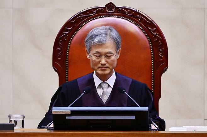 조희대 대법원장은 2025년 5월 더불어민주당 이재명 당시 대선 후보의 공직선거법 위반 사건에 대한 상고심 선고를 했다. 이날 대법원은 무죄를 선고한 2심 판결을 뒤집고 사건을 유죄 취지로 파기 환송했다. 연합뉴스
