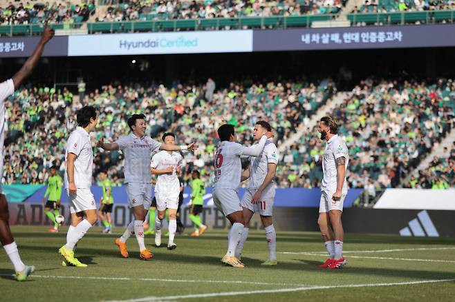 K리그1 개막전에서 승리한 부천. 한국프로축구연맹 제공
