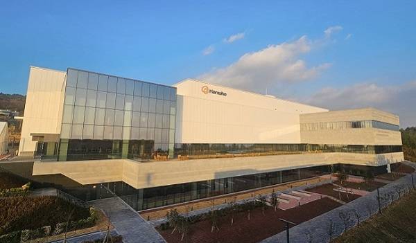 국내 방산업계가 새로운 성장동력을 확보하하기 위해 사업 영역을 우주 분야로 확장하고 있다. 사진은 한화시스템이 지난해 12월 준공한 제주우주센터 모습./사진=한화시스템 제공