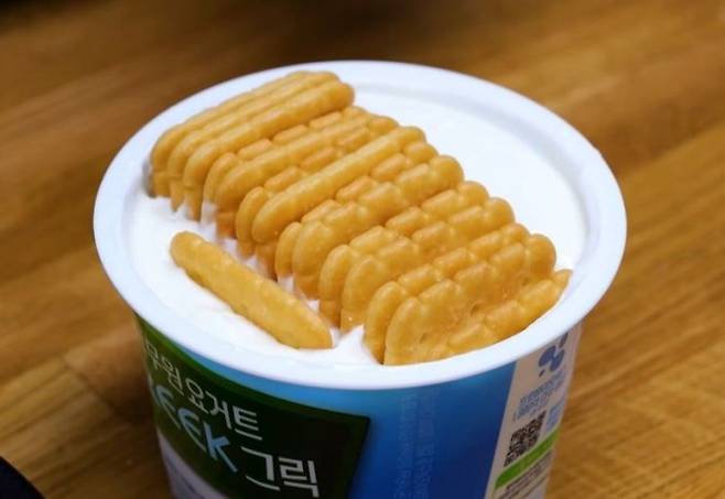 SNS에서 유행 중인 ‘편의점 치즈케이크’. 유튜브 채널 '김대석 셰프TV' 영상 캡처