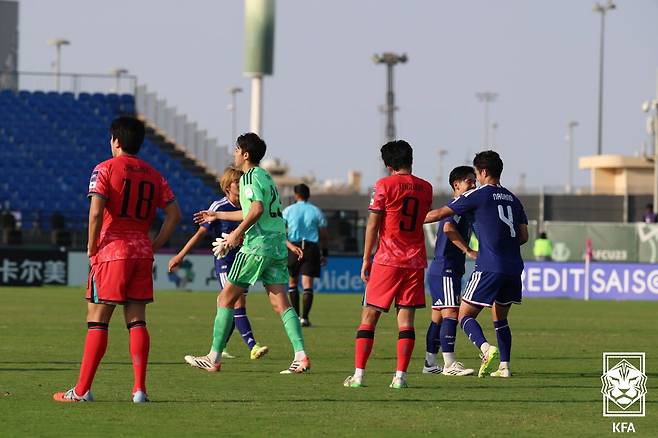 지난 1월 아시아축구연맹(AFC) U-23 아시안컵 4강전에서 두 살 어린 일본에 져 결승 진출에 실패한 한국 대표팀. /사진=대한축구협회 제공