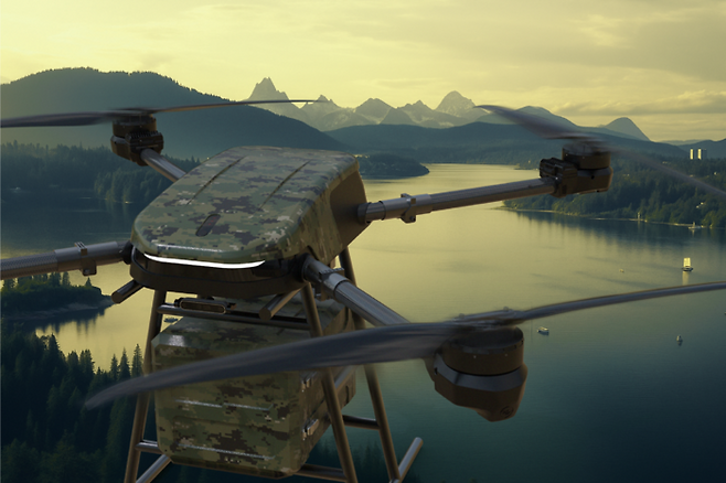 무인항공기(드론) 전문 제조기업인 리하이사의 50㎏급 군사화물수송 드론. 산업디자인 관점에서 구조적 경량화 등을 거쳐 기능성과 심미성을 강화했다. <경북도 제공>