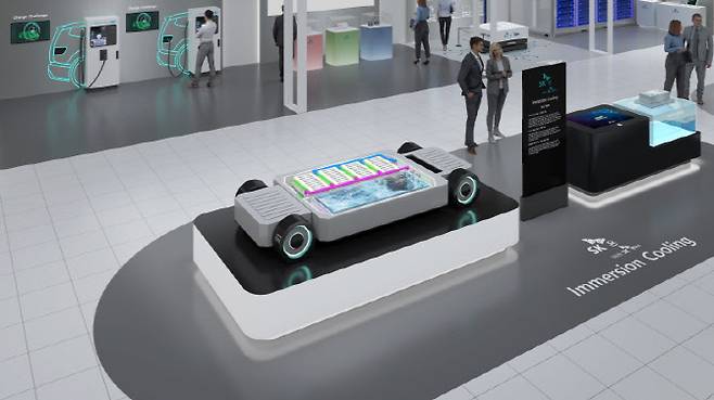 SK온 인터배터리 2026 전시관 내 액침냉각 팩 모형 (사진=SK온)