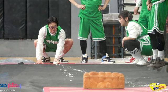 지난달 2일 첫 방송된 SBS '아니 근데 진짜!'는 탁재훈 이상민 이수지 카이가 매회 새로운 캐릭터들로 변신해 세계관 속에 게스트를 만나는 리얼 캐릭터 토크쇼다. SBS 제공