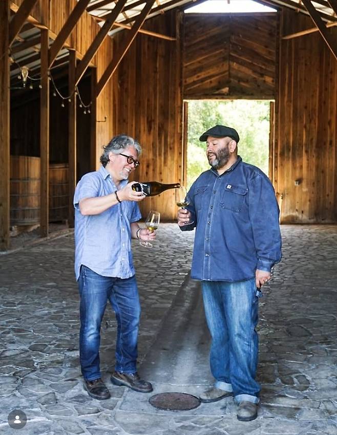 산디 설립자 사시 무어맨(왼쪽)과 라자 파르. 인스타그램