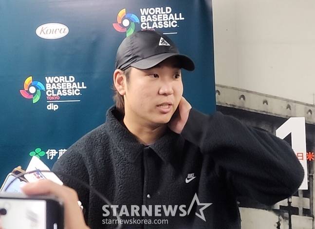 7일 체코전을 마치고 믹스드존에서 인터뷰를 하고 있는 구린루이양. /사진=박수진 기자