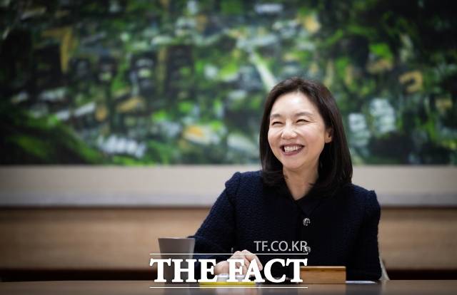 최호정 서울시의회 의장이 4일 오후 서울 중구 서울시의회 의장실에서 <더팩트>와 인터뷰를 하고 있다. /박헌우 기자