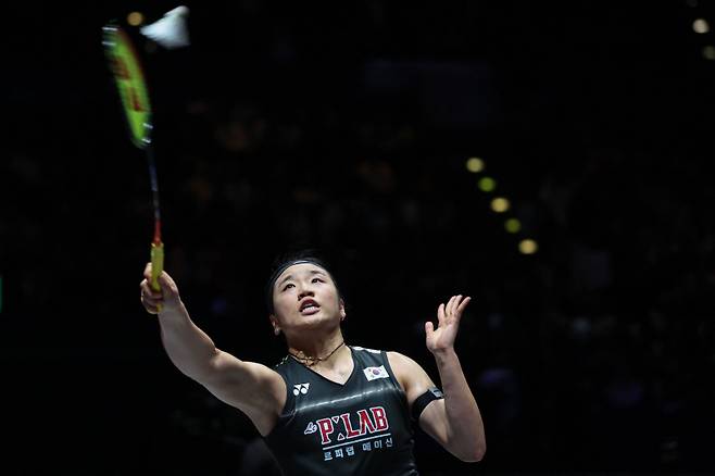 <yonhap photo-0256=""> 안세영이 9일(한국시간) 전영 오픈 결승전에서 패했다. (Photo by Darren Staples / AFP)/2026-03-09 00:45:12/ <저작권자 ⓒ 1980~2026 ㈜연합뉴스. 무단 전재 재배포 금지, AI 학습 및 활용 금지></yonhap>