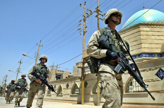 2003년 6월 미국의 이라크 침공 때 파병된 미군 병사들/사진=연합뉴스