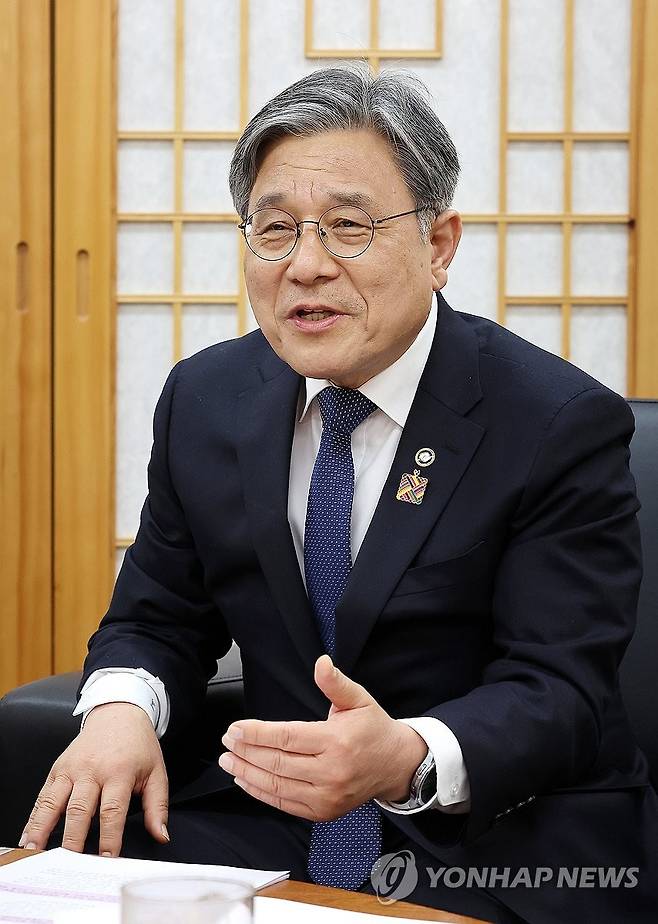 질문에 답변하는 허민 국가유산청장 (서울=연합뉴스) 김주형 기자 = 허민 국가유산청장이 서울 종로구 국립고궁박물관에서 연합뉴스와 인터뷰하고 있다. 2026.3.9 kjhpress@yna.co.kr