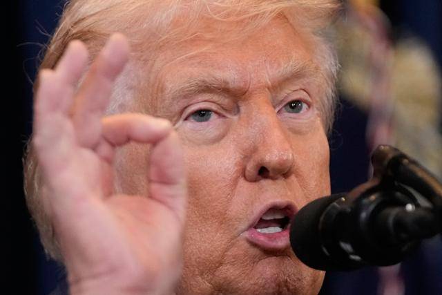 도널드 트럼프 미국 대통령이 9일 플로리다주에서 열린 공화당 모임에서 발언하고 있다. 플로리다=AP 연합뉴스