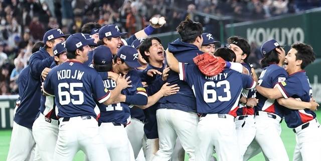 9일 일본 도쿄돔에서 열린 2026 월드베이스볼클래식(WBC) C조 조별리그 최종전 대한민국과 호주의 경기. 호주를 꺾고 8강 진출을 확정한 한국 대표팀이 기뻐하고 있다. 사진=연합뉴스