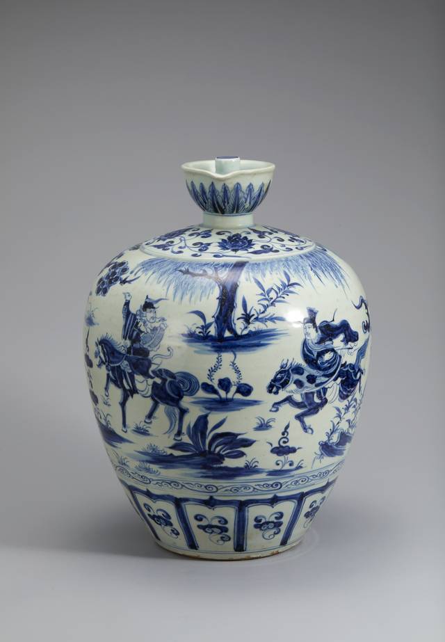 명나라 영락년제 청화 ‘삼명장문 (三名將紋) 항아리’. 세 장수가 각각 말을 타고 쫓고 쫓기는 모습을 역동적으로 묘사한 걸작이다