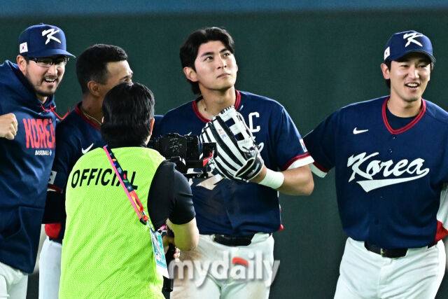 9일 일본 도쿄돔에서 열린 2026 월드 베이스볼 클래식(WBC) 조별리그 한국-호주 경기. 한국이 7-2로 호주에 승리해 8강 진출에 성공했다. 눈물을 글썽이는 이정후./도쿄(일본) = 한혁승 기자