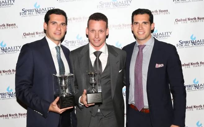 10년 이상 60명이 넘는 여성을 상대로 성폭행 및 성매매를 저지른 뉴욕 부동산 거물 알렉산더 삼형제. 게티이미지 멀티비츠