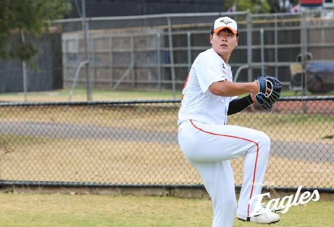 호주 멜버른 캠프에서 훈련을 하고 있는 한서구. 사진제공=한화 이글스