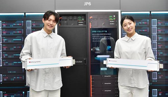 LG에너지솔루션이 국내 최대 배터리 산업 전문 전시회 ‘인터배터리 2026’에 참가해 차세대 배터리 솔루션을 선보였다.ⓒLG에너지솔루션