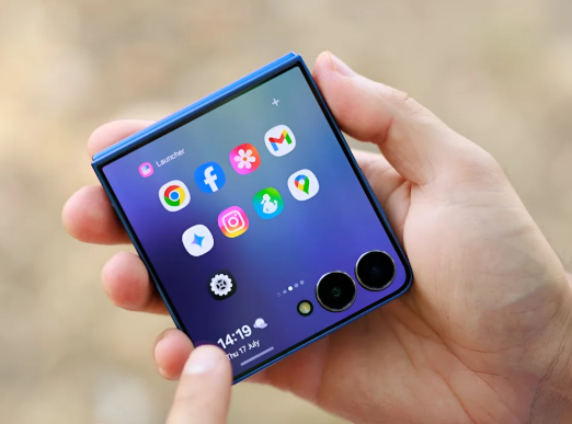 갤럭시Z 플립 7. 사진=폰아레나