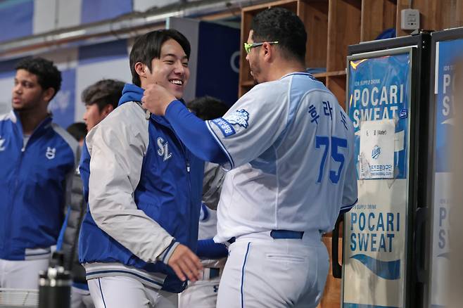 후라도와 원태인. 사진제공=삼성 라이온즈