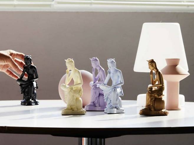 뮷즈의 반가사유상 미니어처. 뮷즈 홈페이지