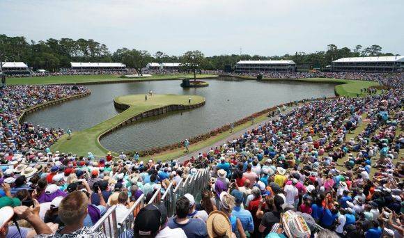 TPC 소그래스 더 플레이어스 스타디움코스의 17번 홀은 '악몽의 홀'이다. AP연합뉴스