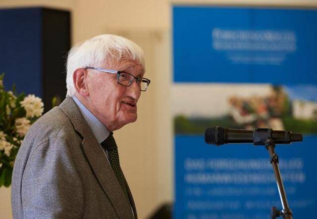 공론장 연구자의 선구자인 철학자 위르겐 하버마스가 14일 생을 마감했다. 프랑크푸르트대 홈페이지