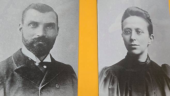 로제타 홀 여사와 남편 윌리엄 제임스 홀(왼쪽). 윌리엄 제임스 홀은 청일전쟁 때 부상병과 전염병 환자들을 치료하다가, 자신도 감염돼 사망했다. 사진 셔우드 홀 문화공간