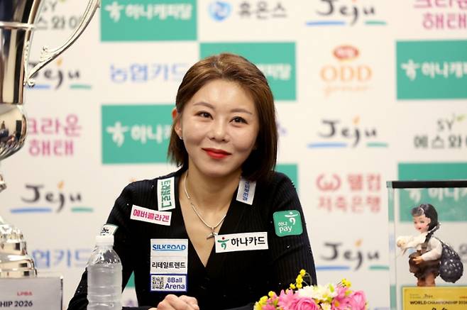 김가영이 LPBA 월드 챔피언십 정상에 오르며 대회 3연패에 성공했다. 사진은 15일 대회 결승전에 우승한 후 기자회견에 나선 김가영. /사진=PBA