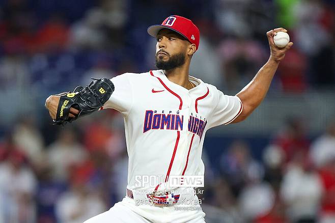 ▲ 도미니카 공화국 선발 크리스토퍼 산체스.
