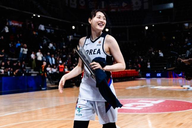 ▲ 한국 여자농구는 독일, 나이지리아, 콜롬비아, 필리핀, 프랑스와 월드컵 최종예선을 경쟁한다. 독일과 나이지리아가 본선행을 확정한 가운데 한국은 남은 4개국 중 상위 2위 안에 들어야 1964년 페루 대회부터 17회 연속 월드컵 본선에 나갈 수 있다. ⓒ 대한민국농구협회