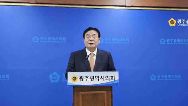 이병훈 전남광주통합특별시장 더불어민주당 경선후보가 경선 불참을 선언했다. 16일 광주광역시의회 브리핑룸에서 개최된 긴급기자회견에서 발언하고 있는 이 예비후보. /김성빈 기자 ksb@namdonews.com