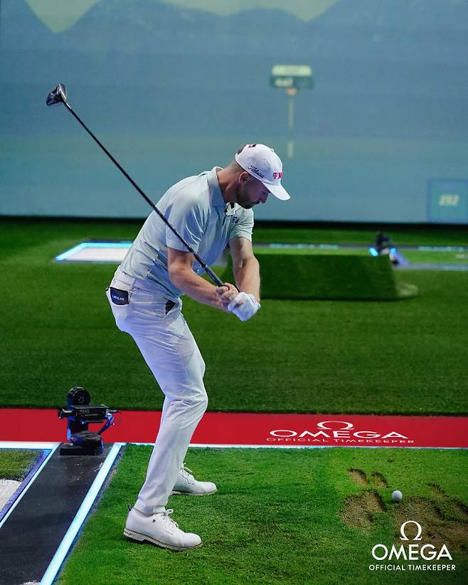 TGL 경기를 펼치고 있는 윈덤 클라크.(사진=오메가 제공)