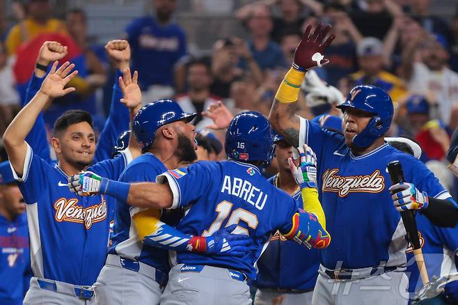 베네수엘라는 '디펜딩 챔피언' 일본을 꺾고 2026 WBC 4강에 올랐다. ⓒ 로이터=뉴스1