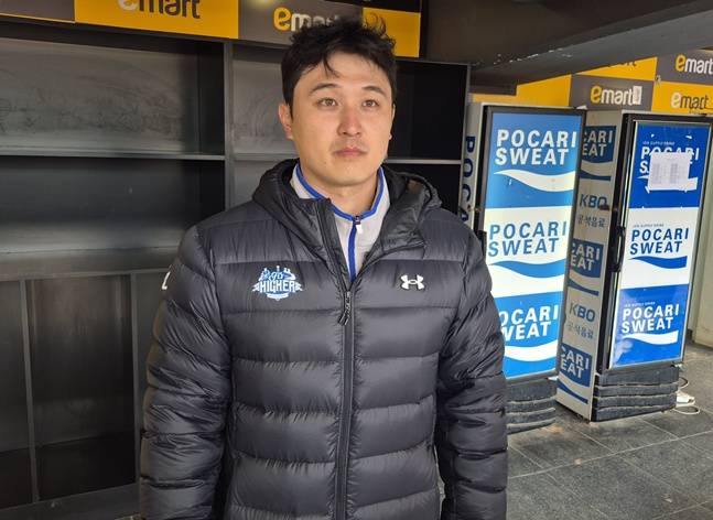 최원태가 16일 경기 후 인터뷰하고 있다. /사진=신화섭 기자