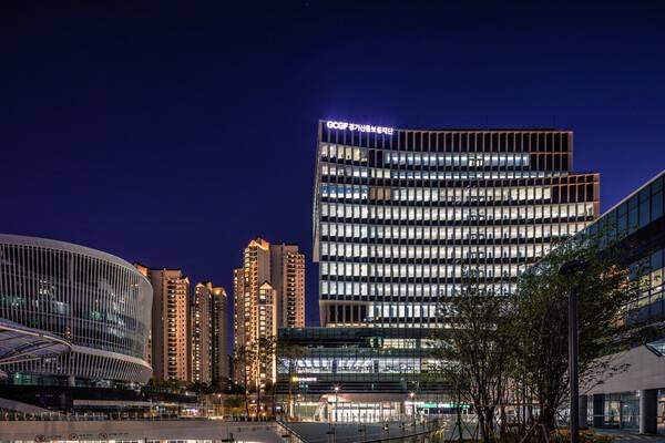 경기신용보증재단 사옥 전경.