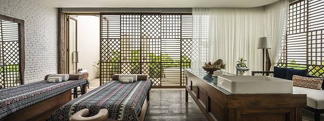 필리핀 전통 치유 마사지 힐롯이 운영되는 리조트 스파