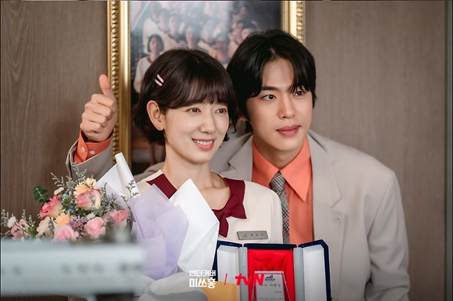 조한결(오른쪽), 박신혜. tvN 제공