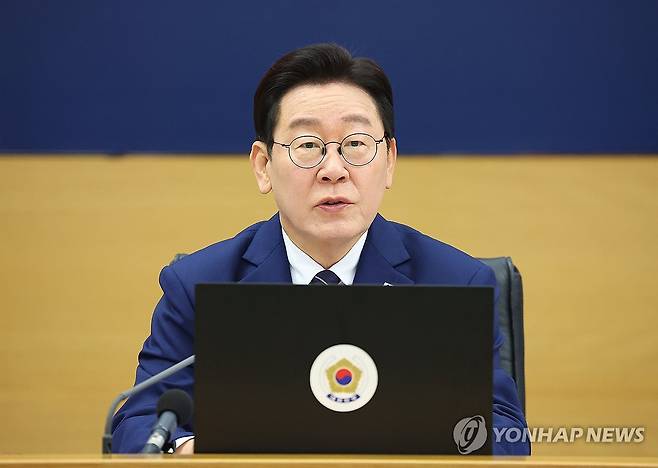 이재명 대통령, 국무회의 발언 (세종=연합뉴스) 김도훈 기자 = 이재명 대통령이 17일 정부세종청사에서 열린 국무회의에서 발언하고 있다. 2026.3.17 superdoo82@yna.co.kr