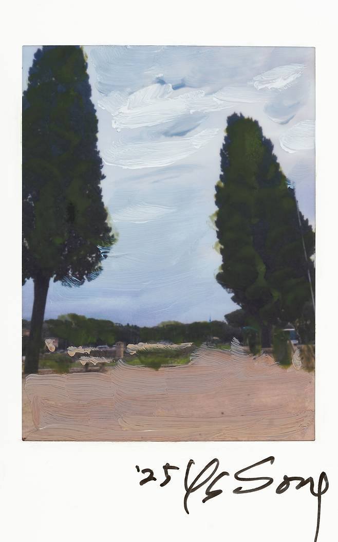<Meditation on the Road 길 위에서>, 2025, Oil painting on polaroid, ⓒ송영숙