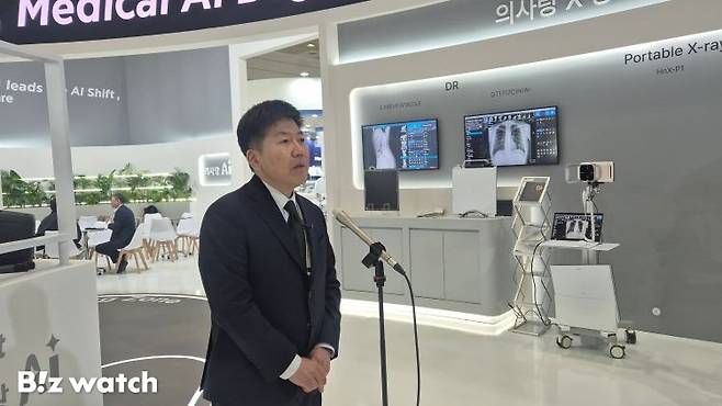 김진태 유비케어 대표가 '의사랑AI'를 설명하고 있다./사진=이선우 기자