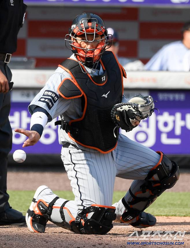 17일 대전 한화생명볼파크 열린 한화 이글스와 두산 베어스의 경기. 한화 최재훈이 수비를 하고 있다. 대전=박재만 기자 pjm@sportschosun.com/2026.03.17/