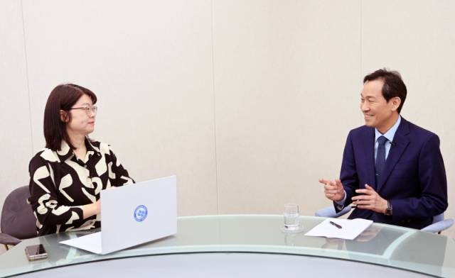 ▲ 우상호 더불어민주당 도지사 예비후보가 17일 본사 스튜디오에서 박지은 정치부장과 인터뷰를 하고 있다. 서영 기자